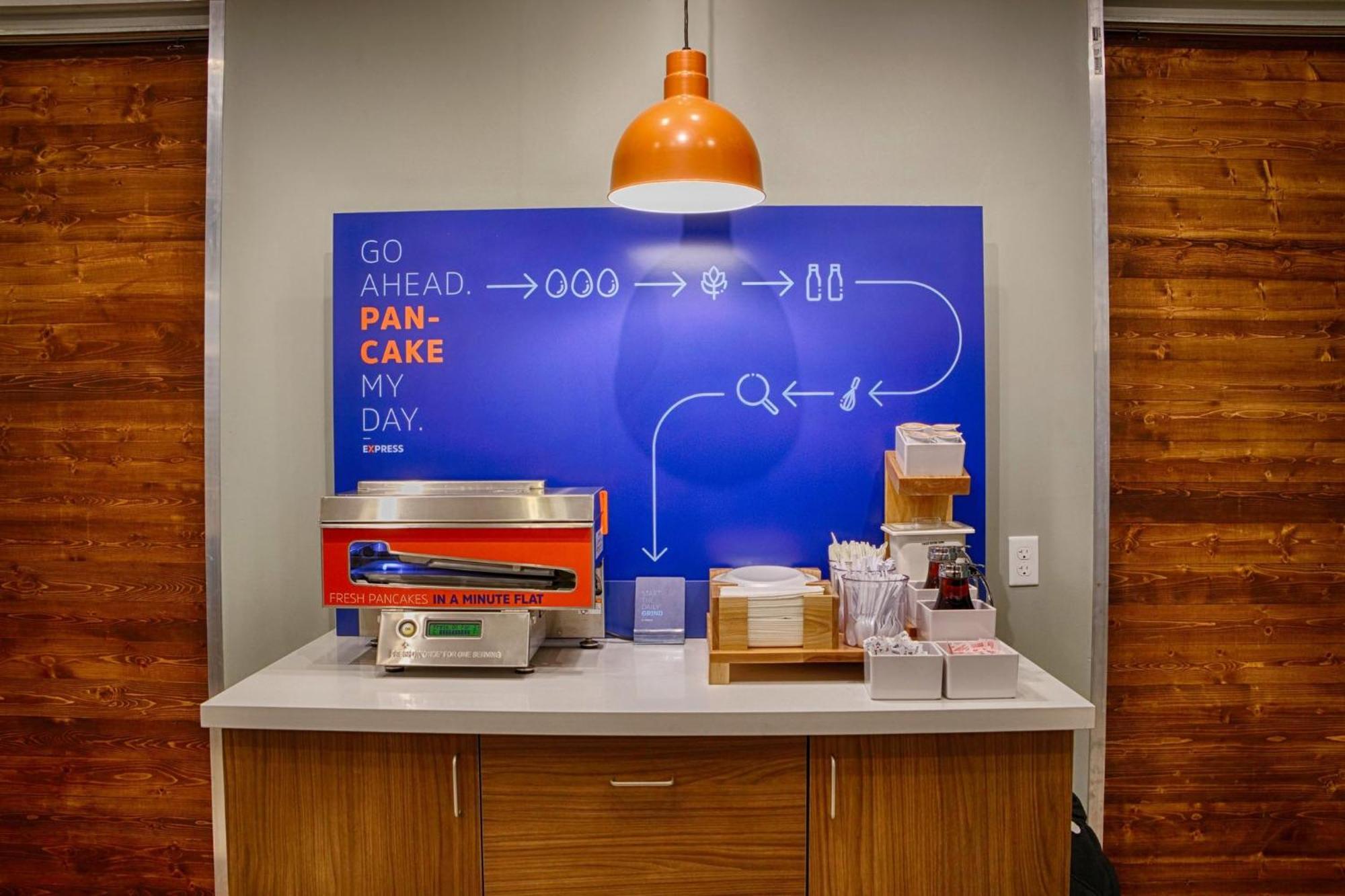 Holiday Inn Express Savannah - Gateway By Ihg Ngoại thất bức ảnh